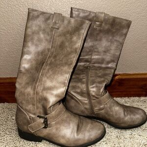 Stylish Brown Women's Boots
